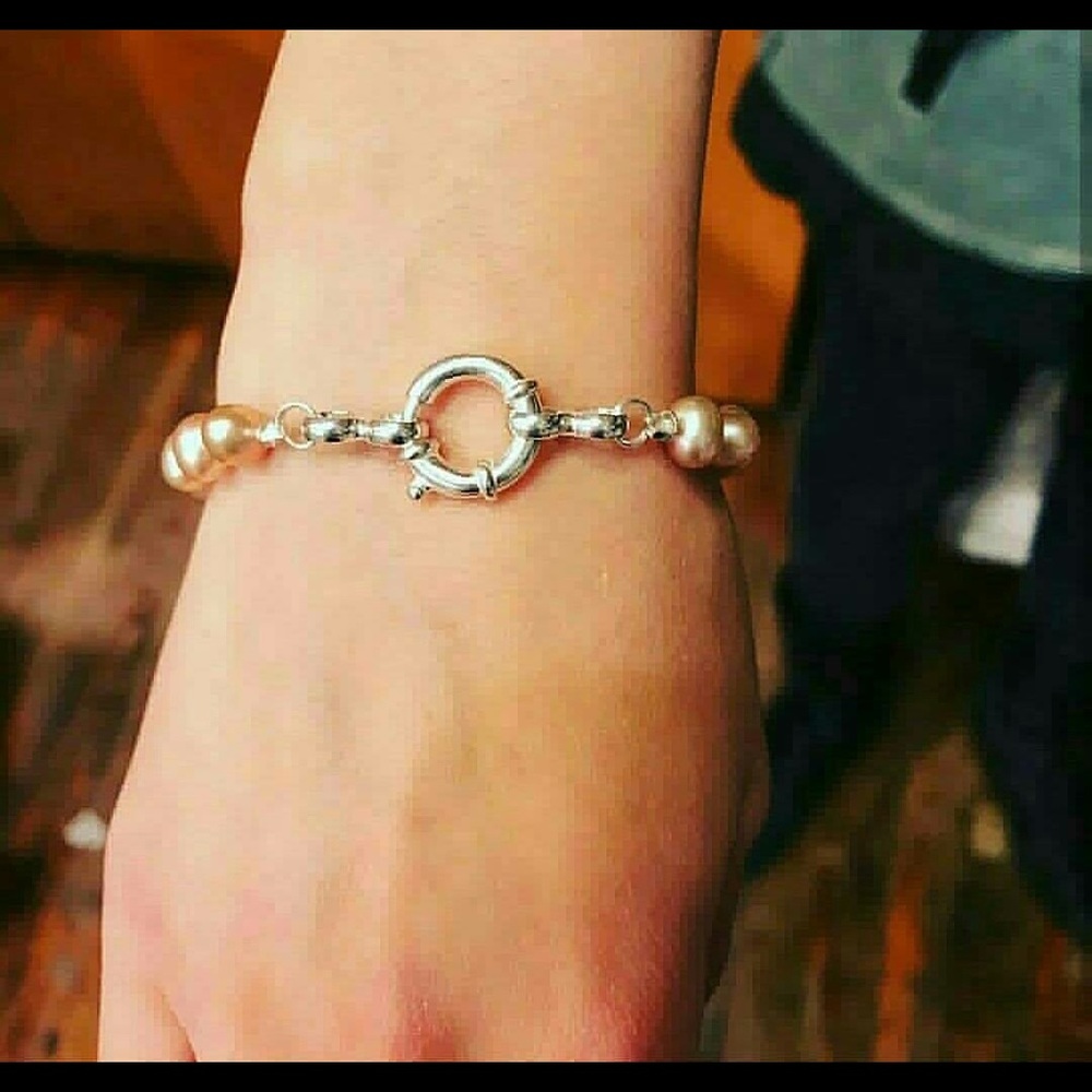 Pink freshwater pearl bracelet with ss closing